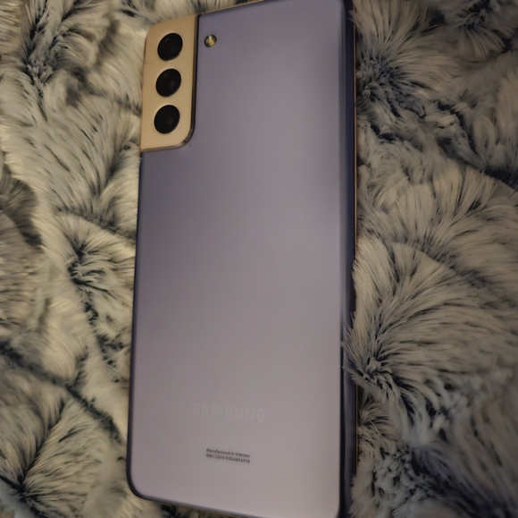 Samsung Galaxy 21plus - Picture 2 of 5